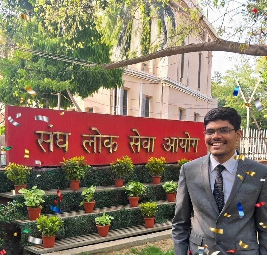 आकाश त्रिवेदी IAS यादीत ७३ वा एरंडोलच्या सुपुत्राने उज्ज्वल केले जिल्ह्याचे नाव